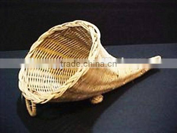 RH-YF22 Thanksgiving decorattan cornucopia horn shape wall hanging flower rattan basket