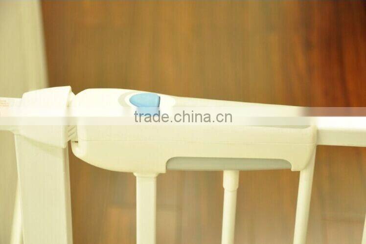 New Children's safety door good quantity Pet safety door stairs fence