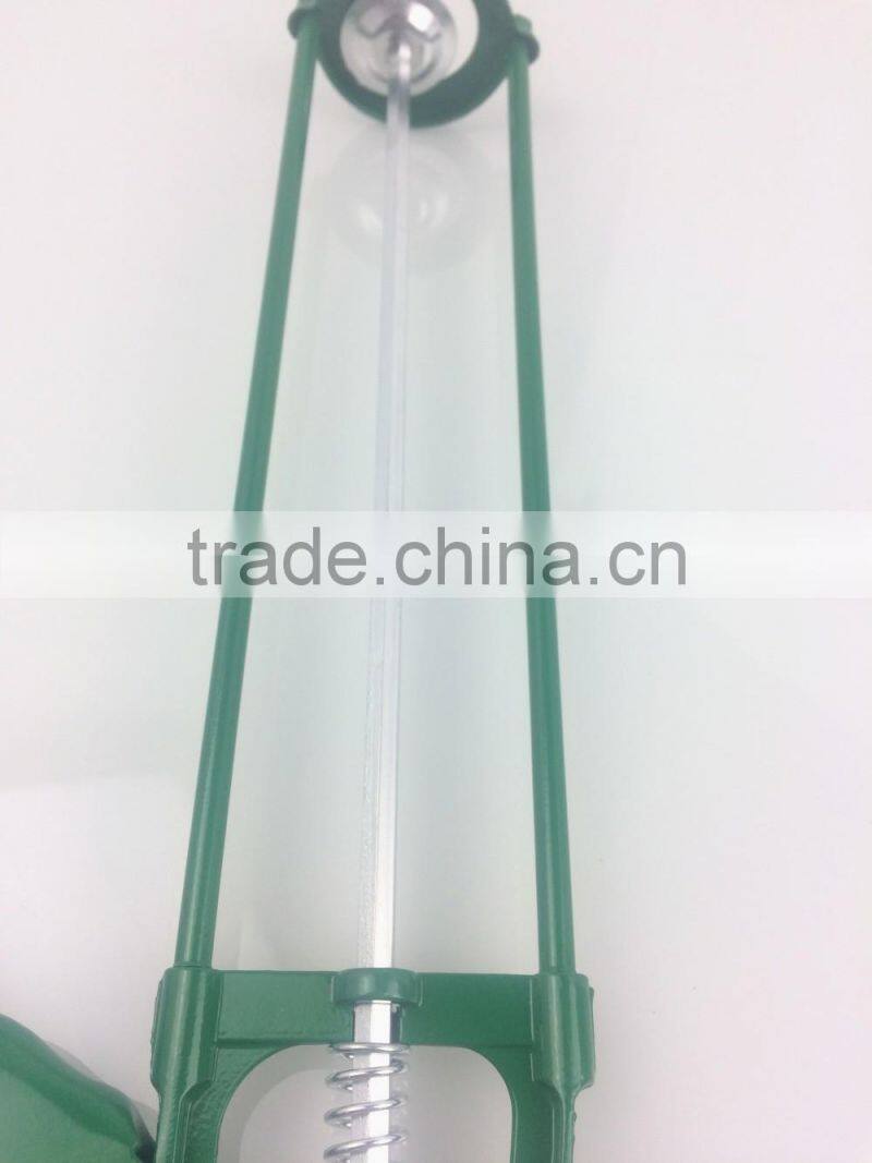 BERRYLION low price light duty caulking gun for sale