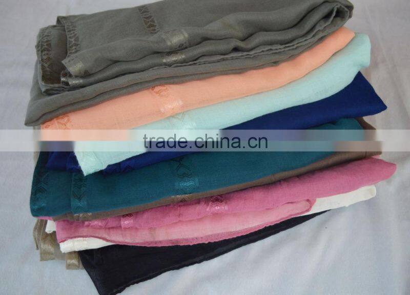 2016 Fashion hot arabic duabi lady chiffon plain jacquard floral hijab scarf shawl