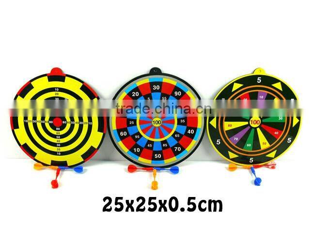 Plastic boomerang toy