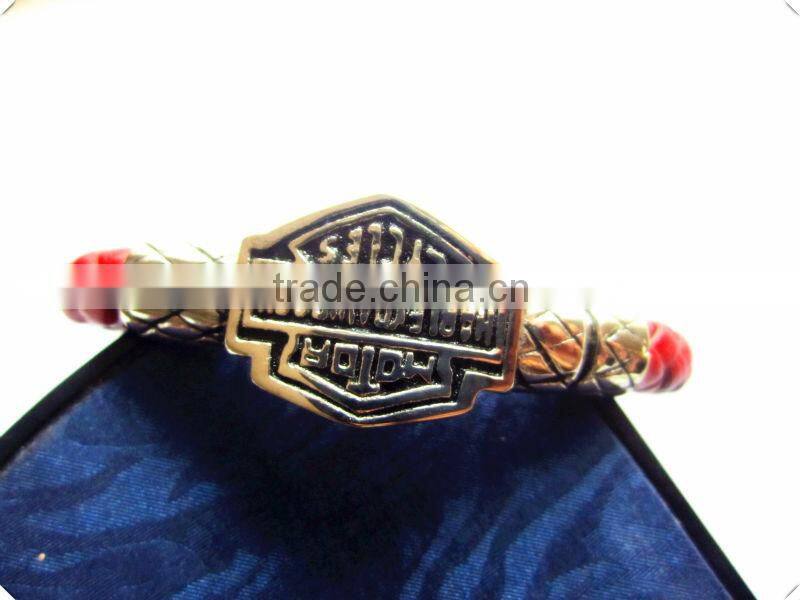 Stainless steel engraving clasp leather braided bracelet wholesale