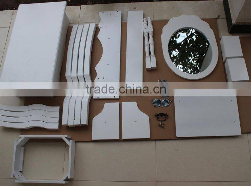 Contemporary Vanity Dressing Table With Mirror