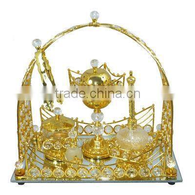 2016 latest fancy dinnerware sets with decorative mirror base