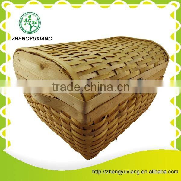 Handmade picnic basket with lid and metal key