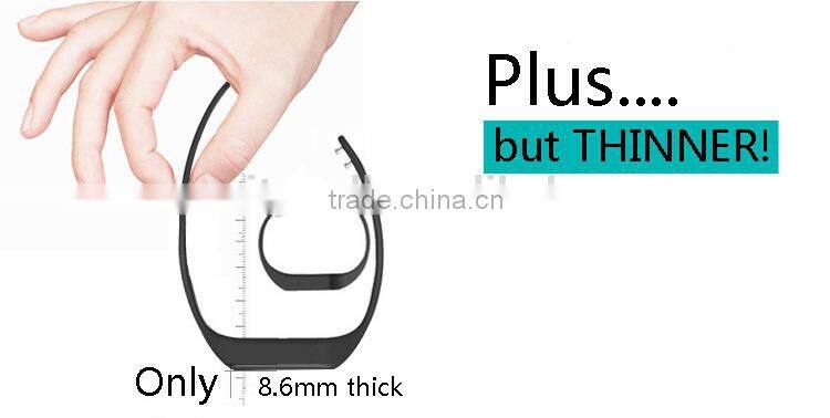 BT4.0 Touch Screen Intelligent Bracelet with 32 characters showing one time