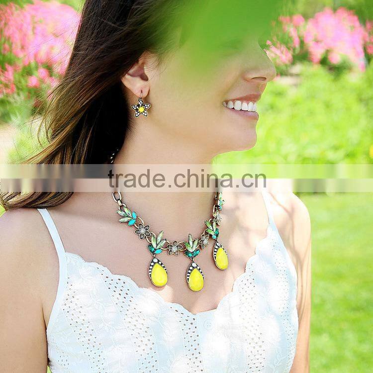 Simple Fashion Hot Sale Exquisite Elegant vintage star earrings, clover earrings, latest model fashion earrings