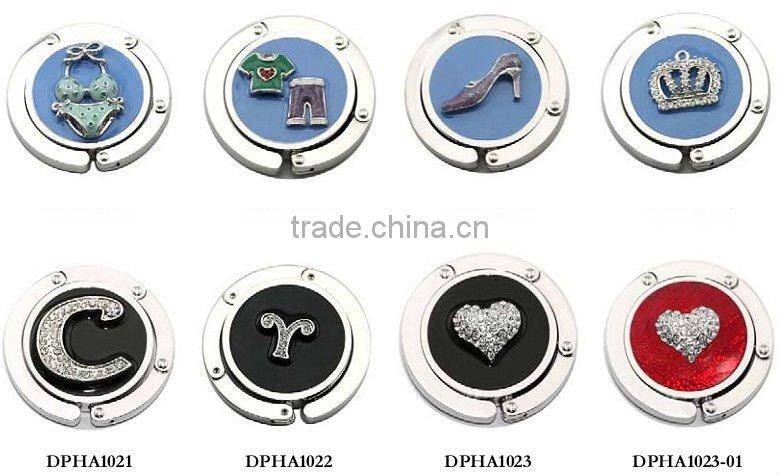 Blank foldable purse hanger openable and can put cosmetic inside