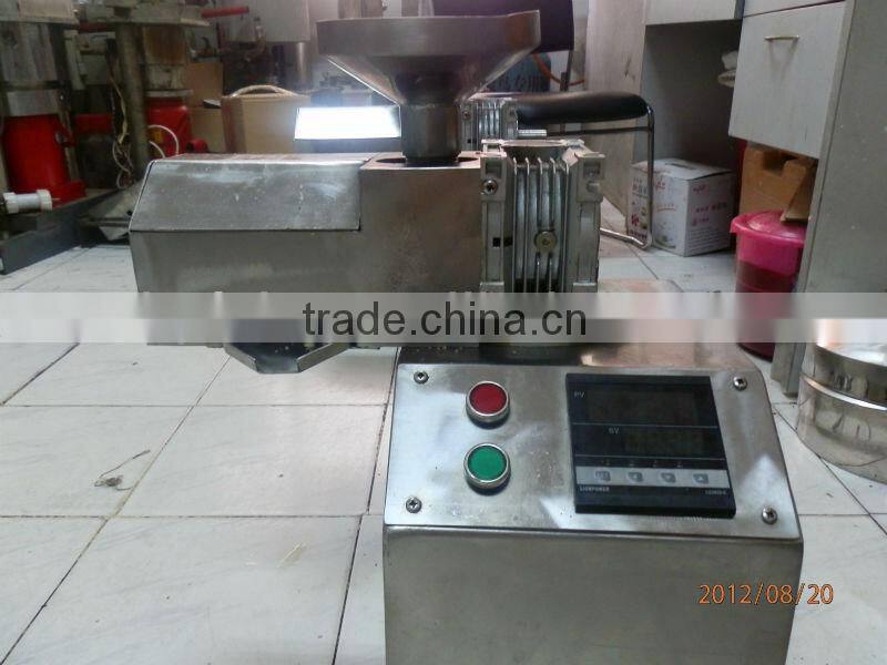 Advanced High Yield Efficiency Spiral Stainless Steeel Mini for Household Home Olive Oil Press Machine