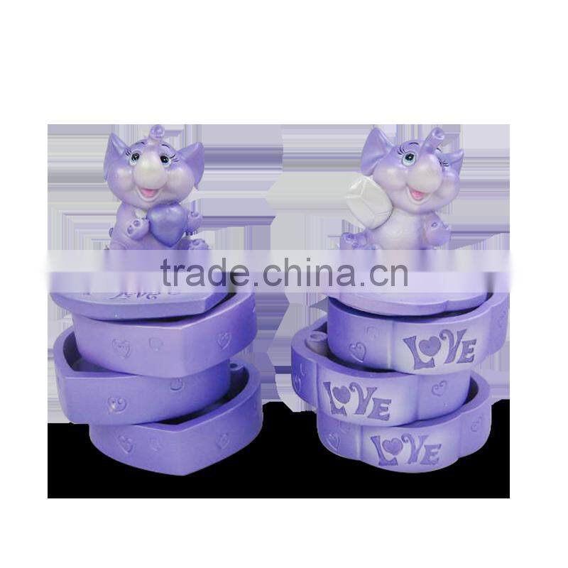 Polyresin Valentine money box for gift