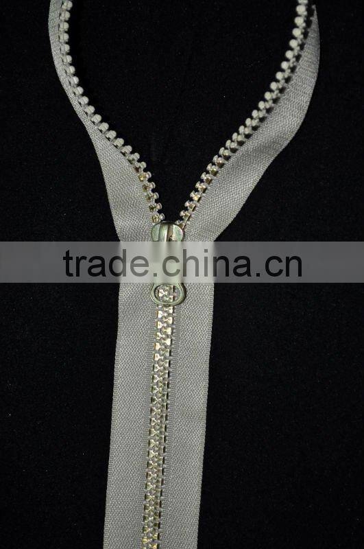 5# Plastic Zipper With Golden teeth O/E Zipper