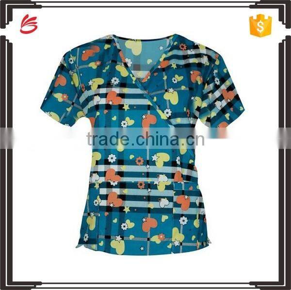 New Design Printed Mock Wrap Scrubs Wholesale of Y-Neck with Two Lower Pockets