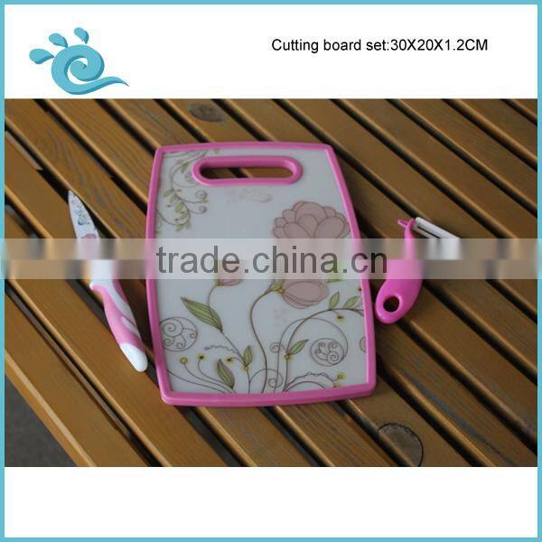 Set of 3pcs plastic Kitchen help set with Cutting board peeler and knife