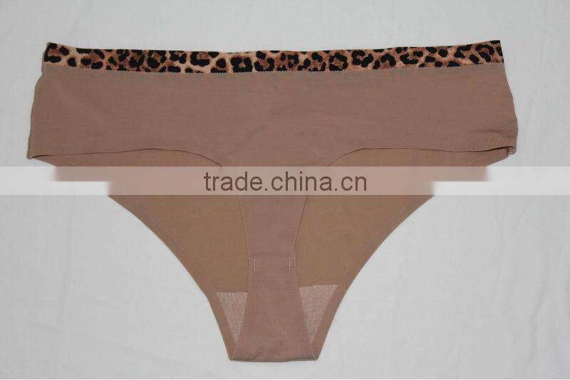 2014 Latest Design Seamless Bonded Thong Underwear Woman