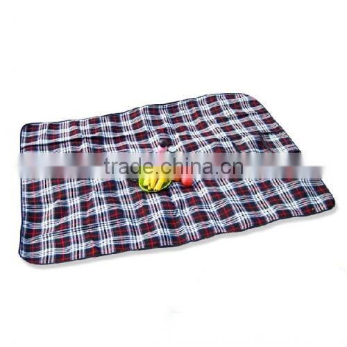 Outdoor folding waterproof picnic mat