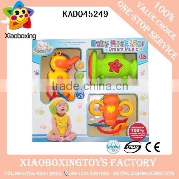 Hot selling interesting gift lovely plastic infant rattle ball baby toys