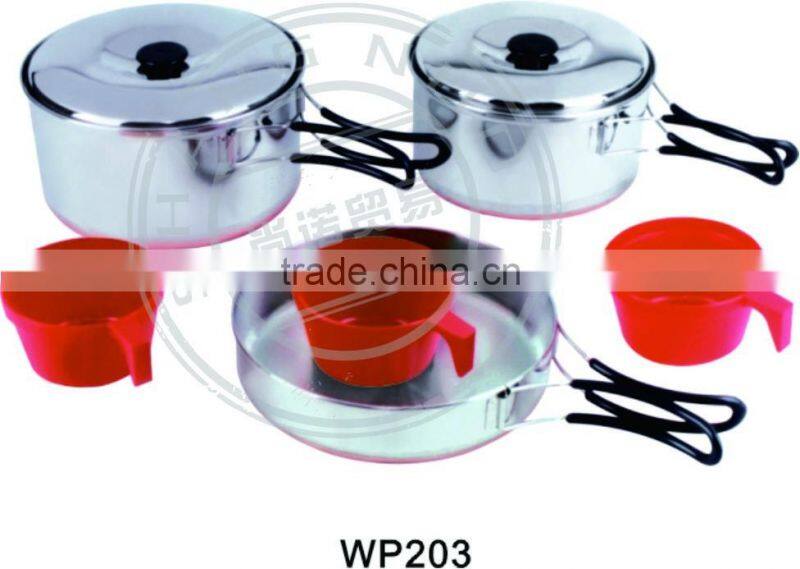 hot Cooking pots and pans and 3 plastic cup for camping