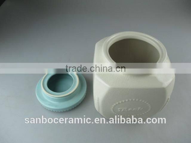 Stock High Quality Candy Color porcelain sugar pot with lid