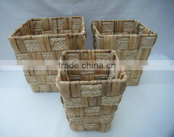 Natural color Water- Hyacinth flower basket/planter