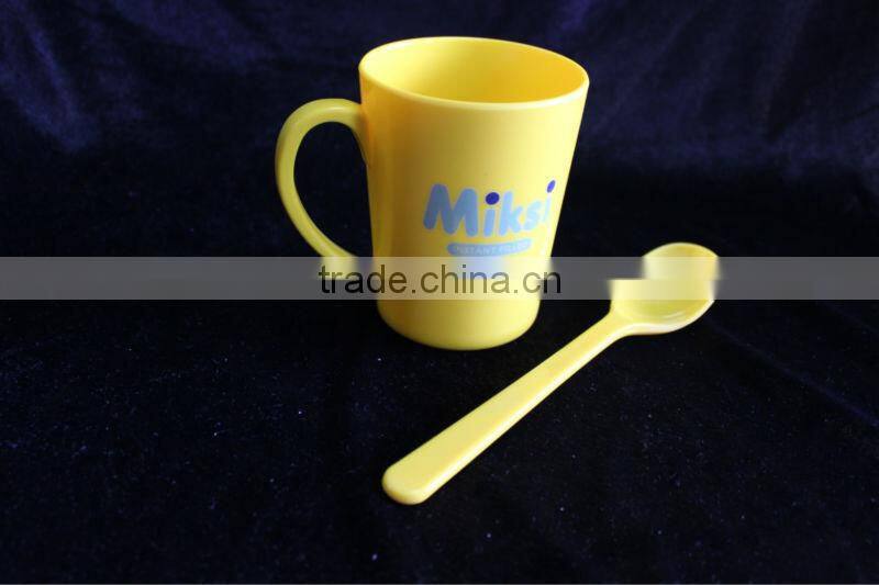 Solid color melamine spoon for dessert