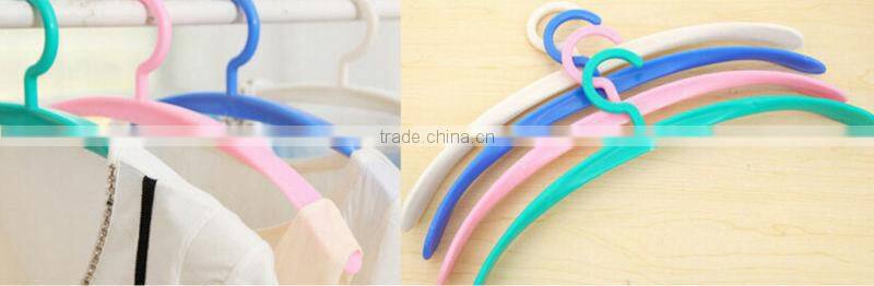 Plastic Halfmoon Curved Non-slip Coat hanger,Hanging Hook