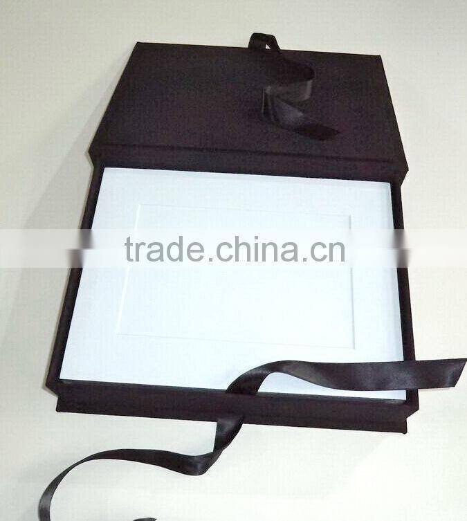 china wholesale luxury linen wedding invitation box with brooch