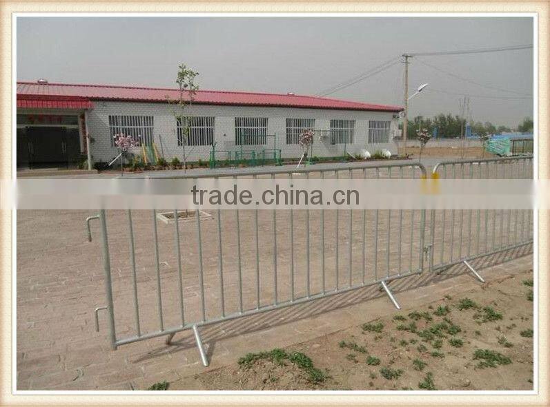 crowd control interlocking barrier