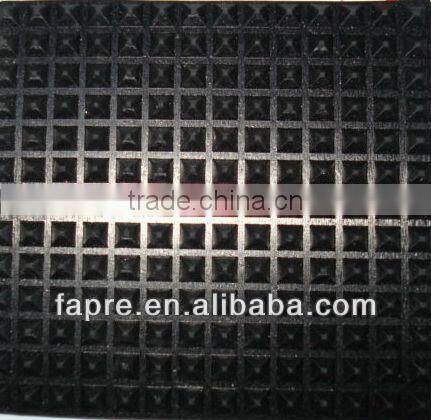 Black Pyramid Pattern Rubber Mat(Panchas Caucho)