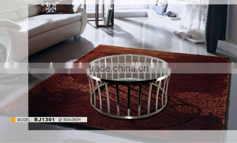 Clear glass end table / coffee table / end table