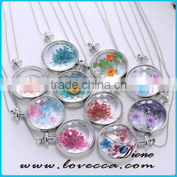 Cheap Golden Plated Alloy Chain Glass Heart Pendant Dry Flower Necklace