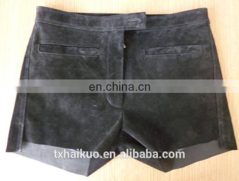 Ladies sheep leather grey hot pants with mental button
