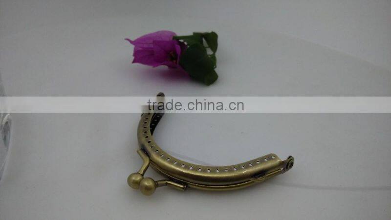 Ladies' fashion metal purse handbag sewing frame with kiss lock