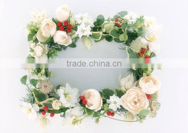 Artificial Green Leaf Made Christmas Swag with Candle for Window Decoration