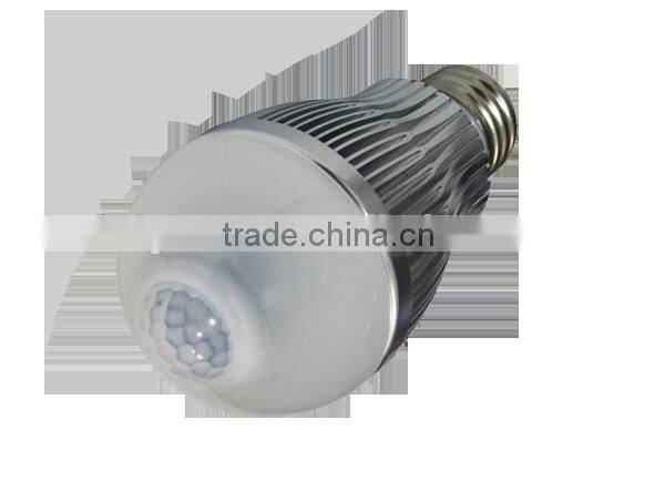 High quality e27 outdoor led motion sensor bulb, 5W 6W white and warm white led bulb light with gent Home Security LED Bulb