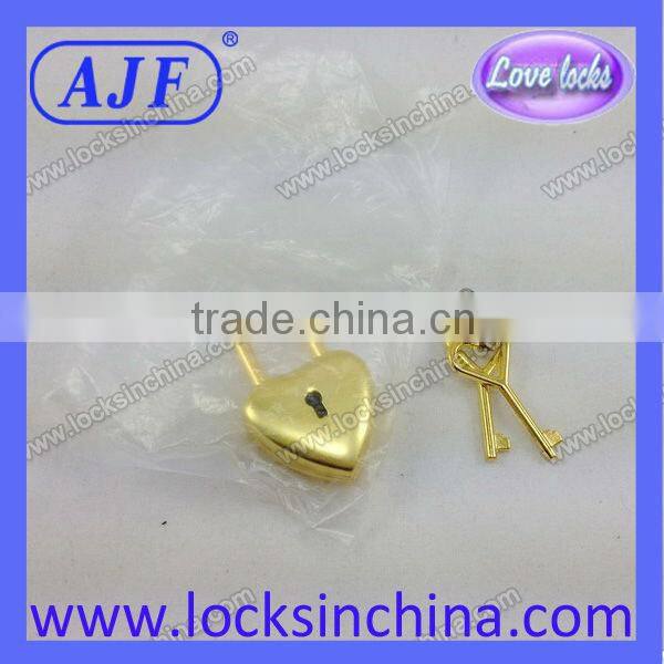 Very cute and fashionable Metal heart mini lock for wooden box