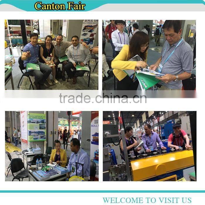 Corrugated metal roof panel forming machine on slae