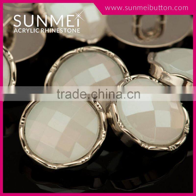 Wholesale Large Plastic Button with Rhinestone