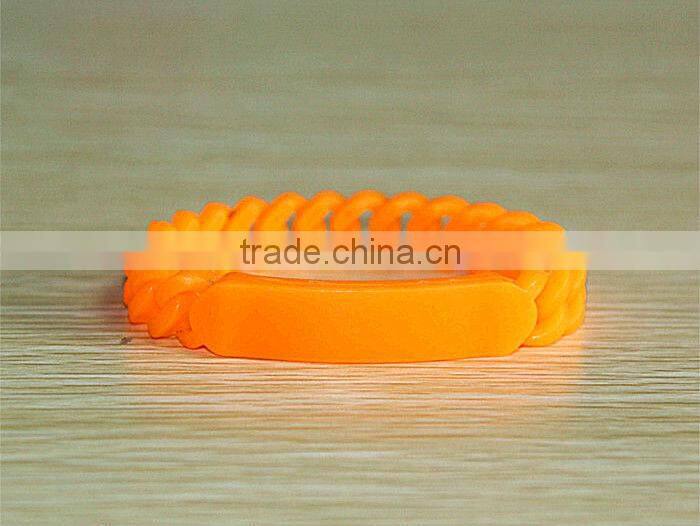silicone hand bands with twist bracelet