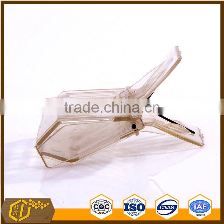 plastic bee queen cage