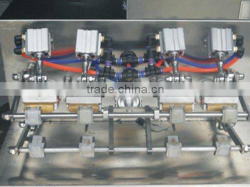liquid filling and sealing machine