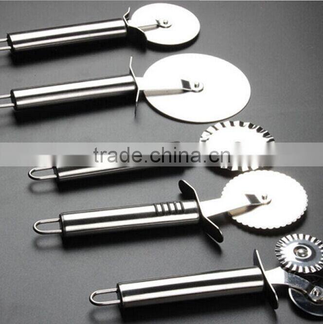 2017 good quality and competiitve price pizza slicer/pizza blade/pizza tools