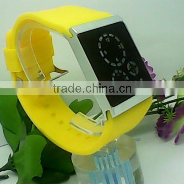 Environmental 12-hour/date display rectangular led digital watch