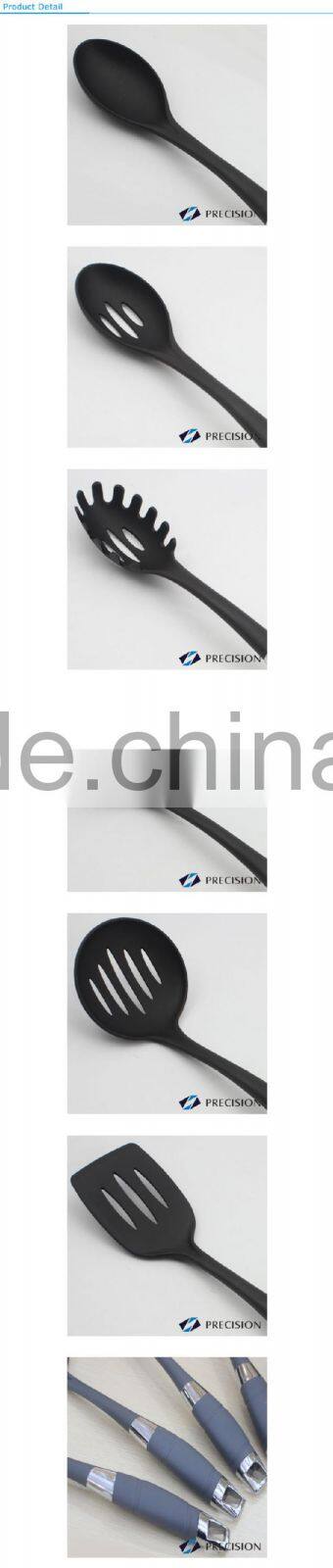 Unique Design Utensil Set with Wonderful Handle