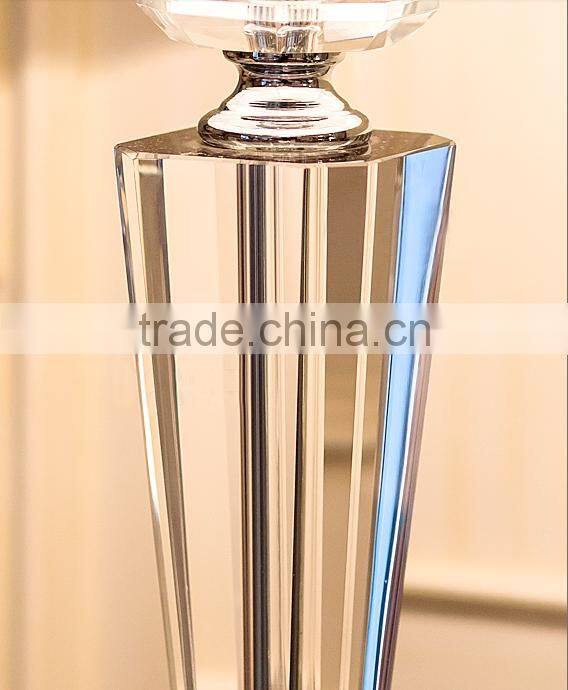 Clear K9 crystal table lamp