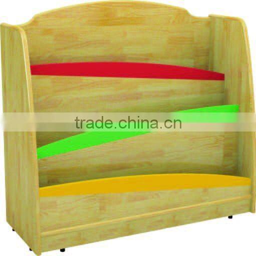 Kindergarten children play toys hole ball(A-22305)