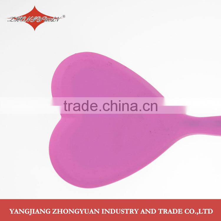 Lovely heart shape head silicone turner with good grip