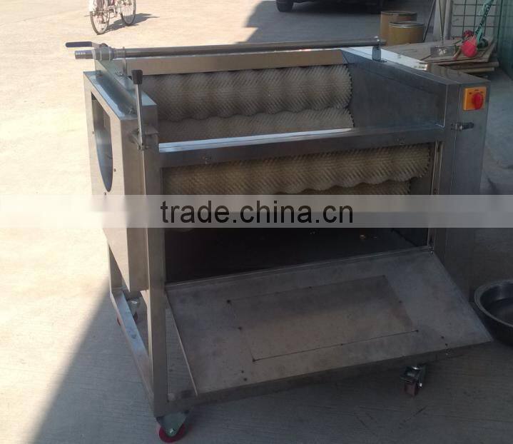 Industrial Automatic Carrot/Taro/ Sweet Potato Peeling Machine With Brush Rollers
