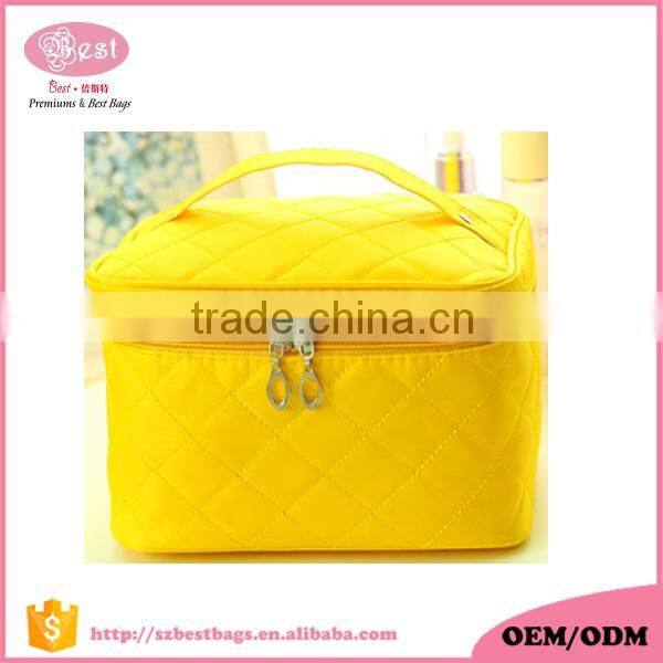 China wholesale new design professional beauty fashion travel cosmetic bag