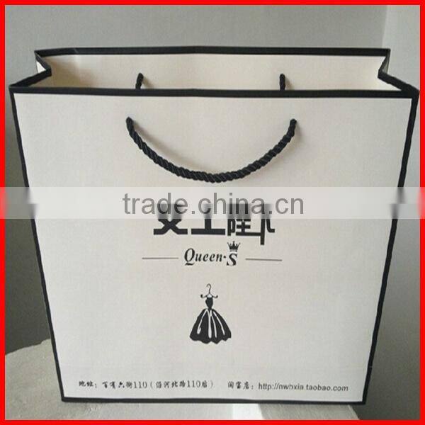 Luxury Clothing White Paper Gift Bags With Handles