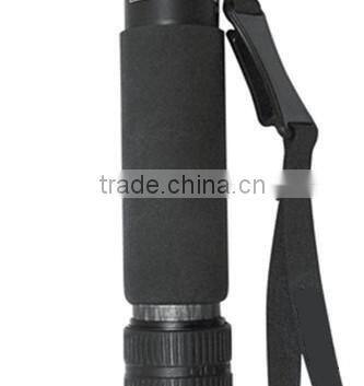 Grip holder with grooves